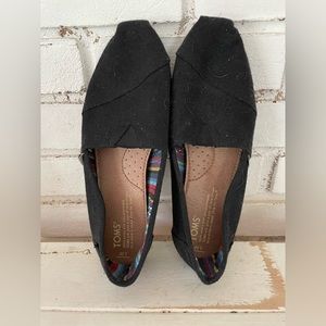Black TOMs size 7 only worn twice!